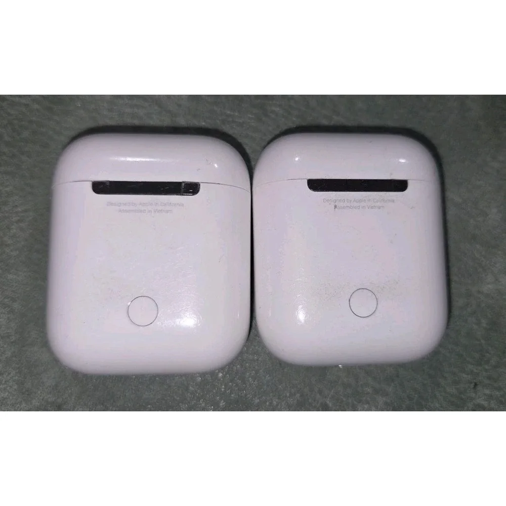 OEM Apple AirPods Charging Case FIRST Generation used CASE ONLY USED Lot Of 2 - Picture 3 of 5